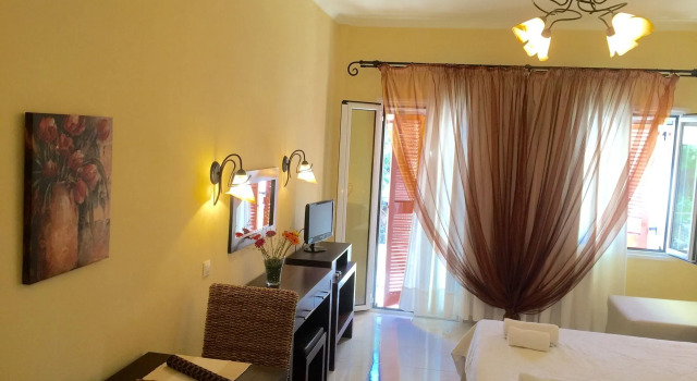 Kostis Villas