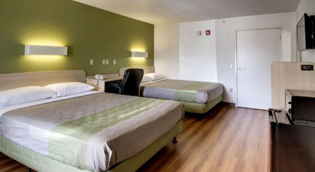 Четырёхместный номер Deluxe Motel 6 Ogden Riverdale