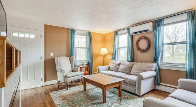 Quiet Port Royal Home w/ Deck, Near Juniata River!, Rezerwuj Hotel Hotele w Milroy z parkingiem, Parking