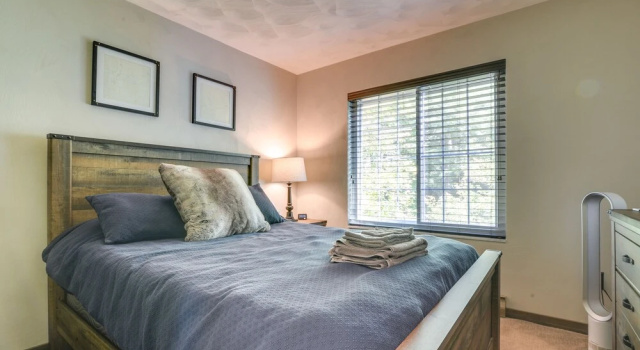 Апартаменты Somerset Townhome w/ Deck < 2 Mi to Ski Lift!