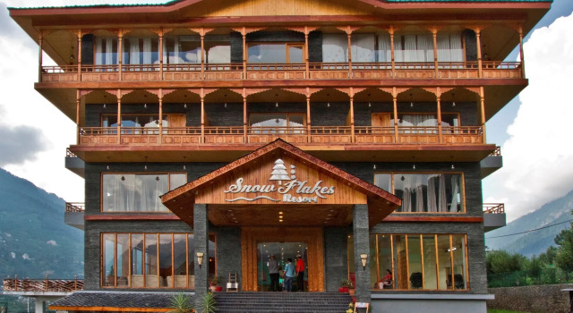 Snow Flakes Resort And Spa Centrally Heated Luxury Resort