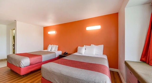 Люкс Motel 6-McAllen, TX - East