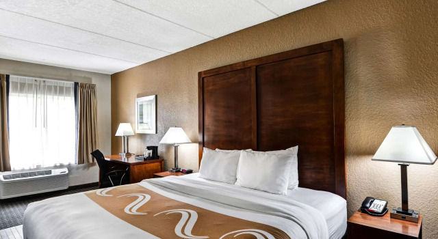 Двухместный номер Standard Quality Inn & Suites Heritage Park