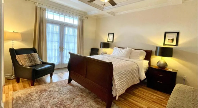 Двухместный номер Standard с балконом Inn on Main Hotel