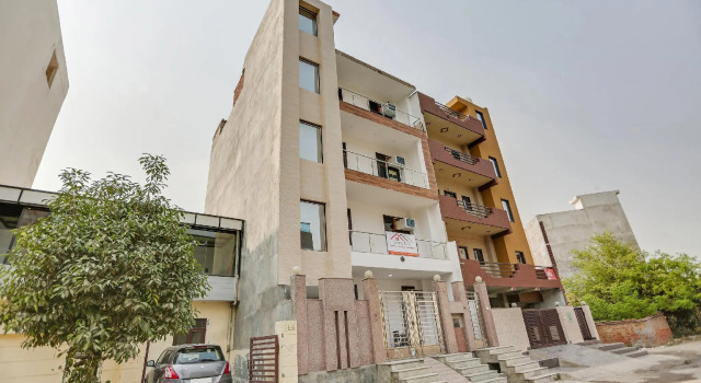 Vaccinated Staff- OYO 79428 Saanj Bnb