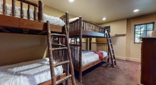 Juniper Ridge 16 5000 sq ft, Grand Chateau at Eagle, Expansive Mountain Views by RedAwning, Брондау Қонақ үй Маммот Лейкс Mammoth