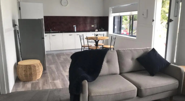 Апартаменты Georges Bay Apartments