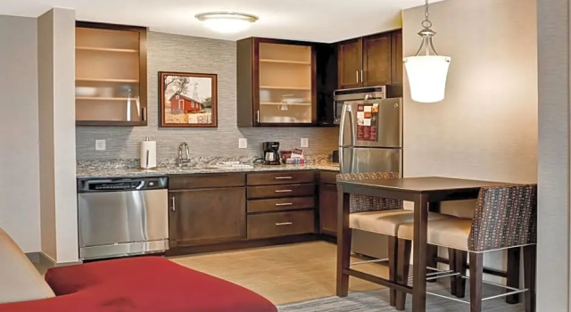 Четырёхместный люкс с 2 комнатами Residence Inn Hamilton