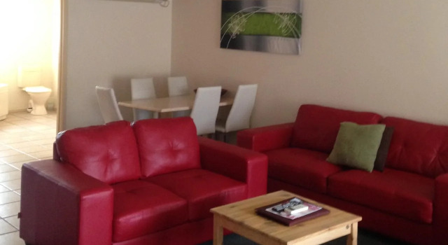 Beachcomber Motel & Apartments Apollo Bay, Забронировать Апартаменты/квартира Отели Аполло-Бей с парковкой, рядом с Аполло-Бэй-Боулз-Клаб, Парковка