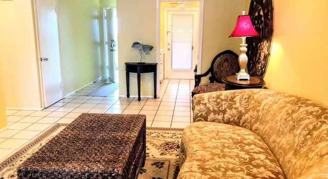 Olde Naples Condo #815, Забронировать Отель Нейплс Southwest Florida, рядом с Lowdermilk Beach