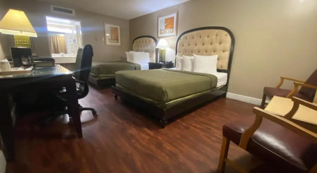 Четырёхместный номер Standard GT Hotels Inn & Suites Extended Stay