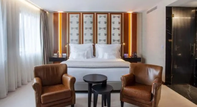 Номер Deluxe Wine & Books Porto Hotel - Small Luxury Hotels Of The World