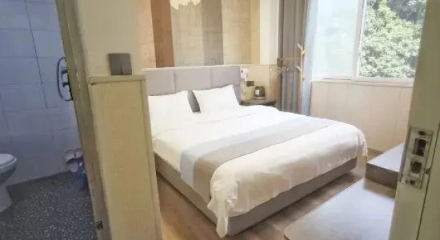 Двухместный люкс Aishang City Inn