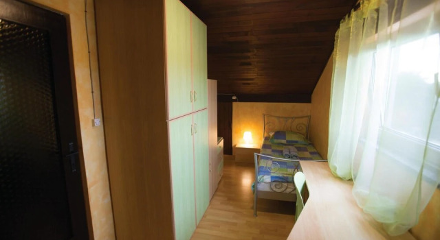 Awesome Apartment in Medulin With 5 Bedrooms and Internet