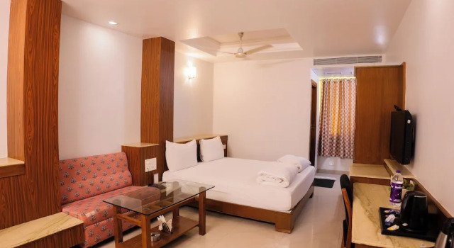 Номер Premium Jains Hotel Rajhans