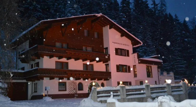 Апартаменты Deluxe Ferienhaus am Eggli
