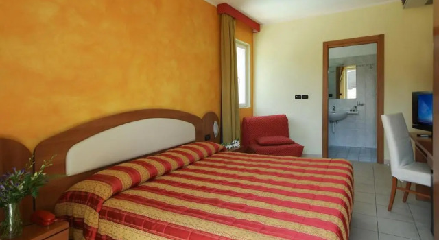 Трёхместный номер Standard с балконом Piccolo Hotel