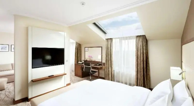 Двухместный люкс Deluxe DoubleTree by Hilton Hotel & Conference Centre Warsaw