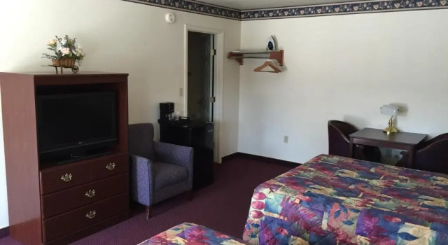 Четырёхместный номер Standard Budget Inn of Lodi