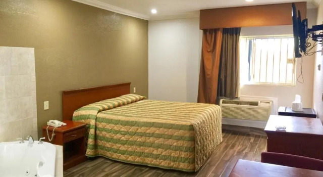 Bellflower Travel Inn