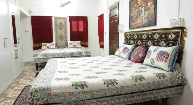 Prag View Heritage Homestay, Buchen Sie Hotel Bhuj Gujarat
