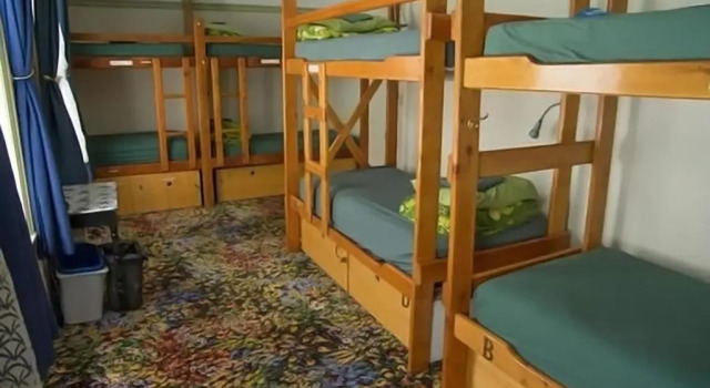 Кровать в общем номере Green Tortoise Hostel