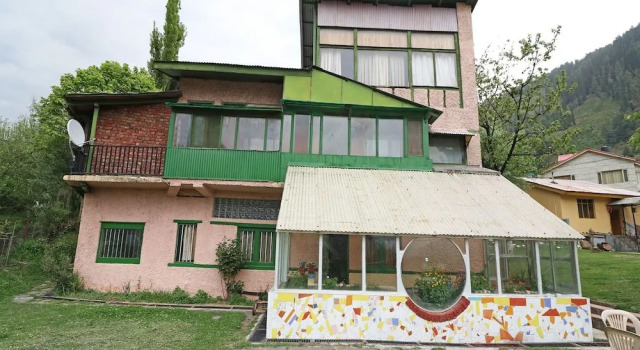 OYO 14300 Home Pleasant 3BHK Mount View Cottage, Prini, Забронировать Отель Отели Манали с парковкой, Парковка