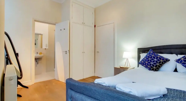 Modern 2 Bed & 2 Bath- Leicester Square