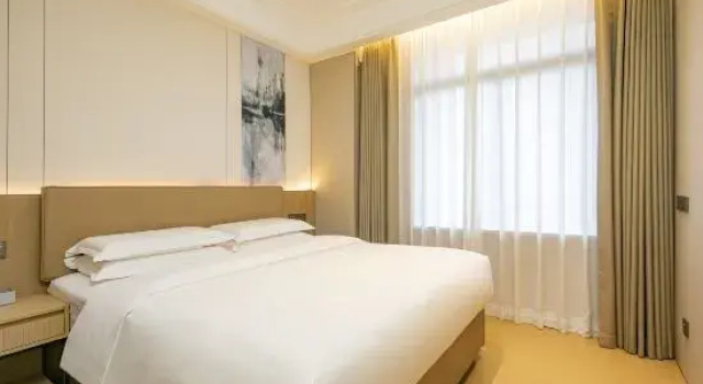 Семейный люкс Urba Hotel (Yantai Mountain Park Sancha Street Metro Station)