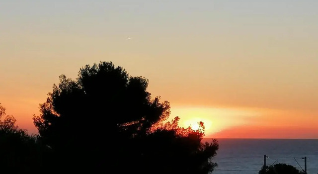 Sanary les gorguettes, studio avec terrasse vue mer