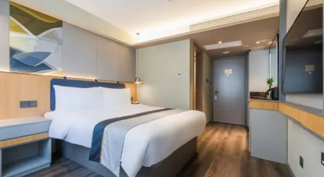 Люкс Homeinn Selected Hotel (Sanya Yemeng Promenade Sanya Bay)