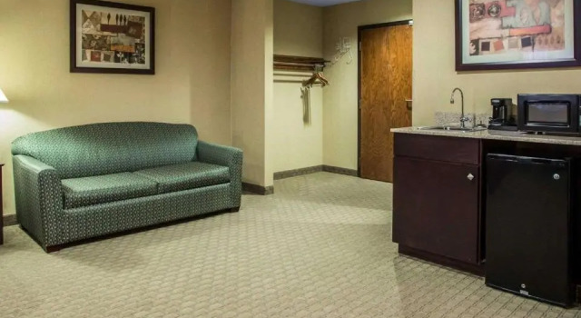 Deluxe Zimmer AmericInn by Wyndham Marshfield