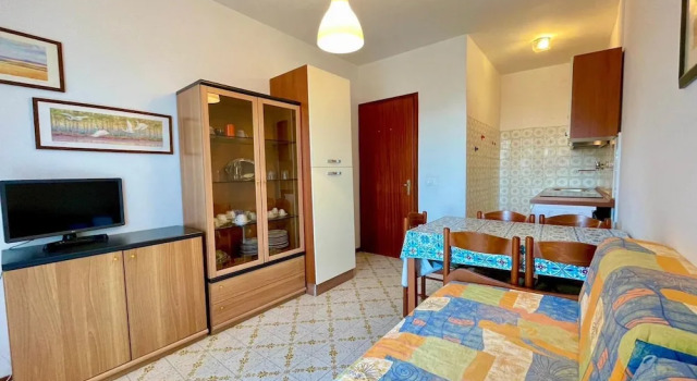 Апартаменты c 1 комнатой с балконом и с видом на бассейн Seafront Apartment With Pool