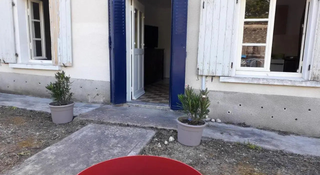 Maison plein pied dans bourg avec tous commerces, Rezerwuj Apartament  