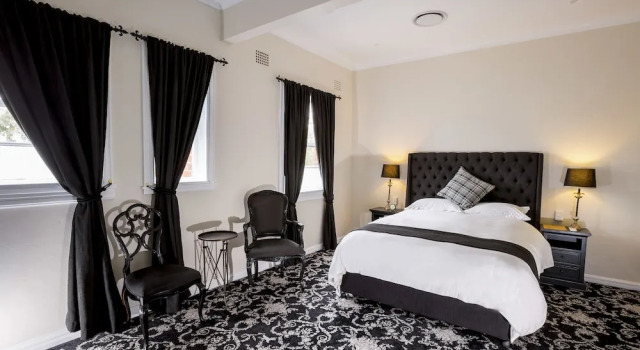Номер Premier The Commercial Boutique Hotel
