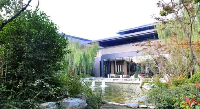 Wenyuange Hotel, Rezerwuj Hotel Hotele w Weinan z basenem, Basen