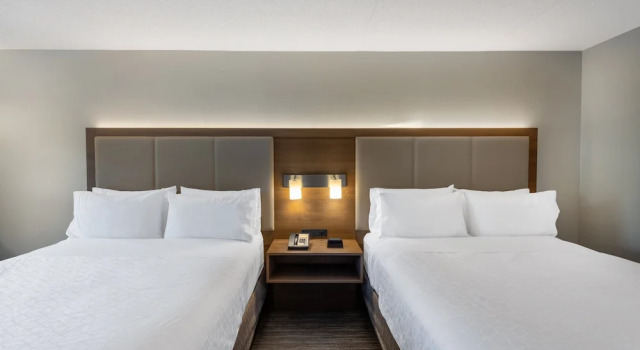 Люкс c 1 комнатой Holiday Inn Express State College at Williamsburg Square by IHG