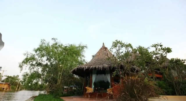 Люкс с видом на сад Amphawa Club
