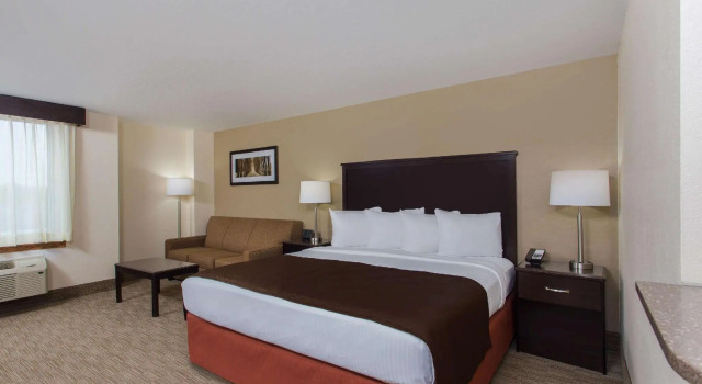 Двухместный номер Deluxe AmericInn by Wyndham Janesville