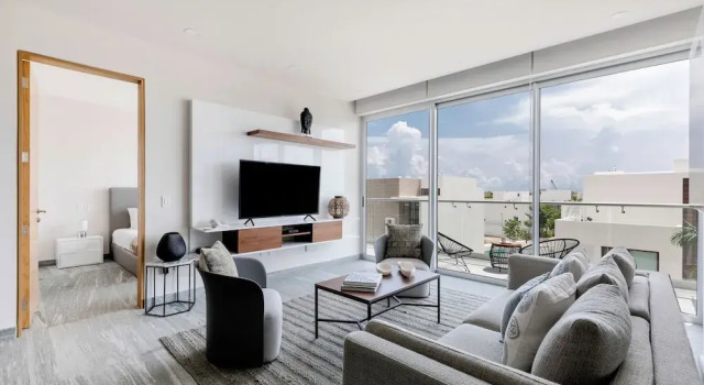 Семейные апартаменты с 4 комнатами с балконом Exclusive Apartment with rooftop pool