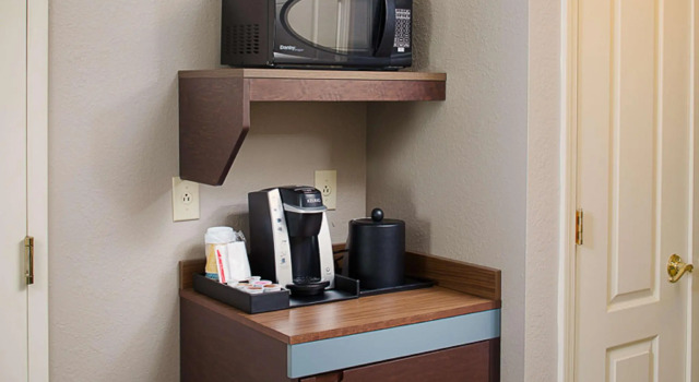 Четырёхместный номер Standard Hilton Garden Inn Albany Airport
