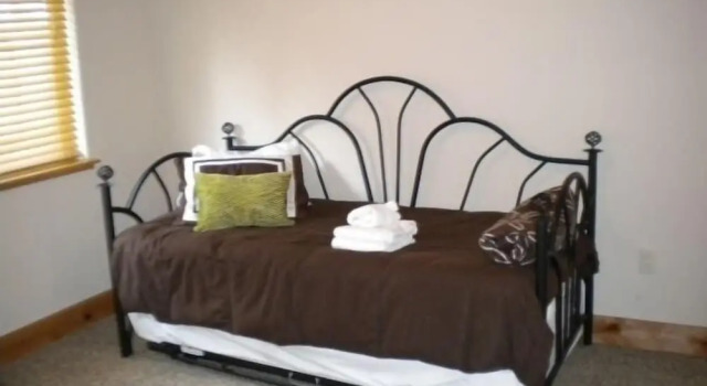 Коттедж Luxury 1637 Black Bart Court