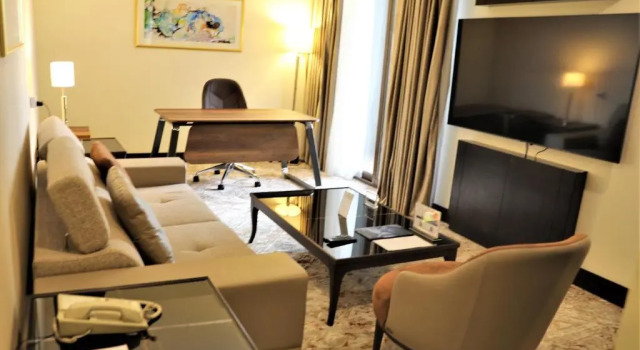 Suite 1 chambre avec balcon Babylon Rotana Hotel