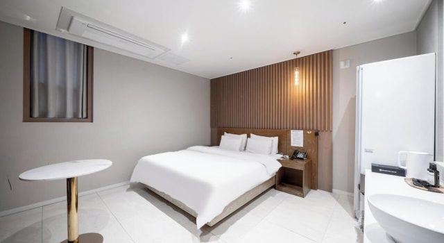 Номер Premium Brown Dot Hotel Pyeongtaek Godeok