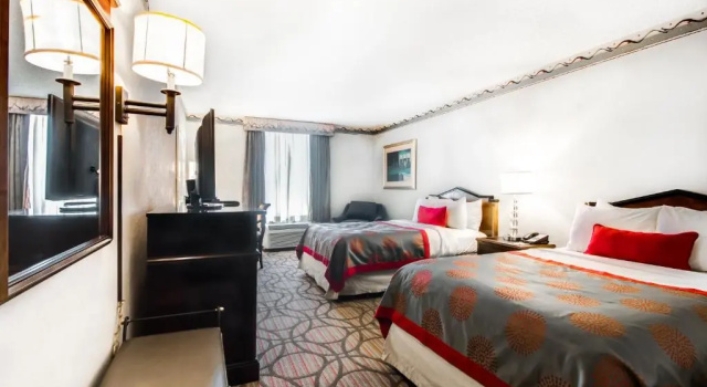 Четырёхместный номер Standard Ramada Plaza by Wyndham Atlanta Airport
