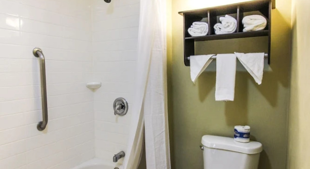 Полулюкс Oceans Beach Resort & Suites