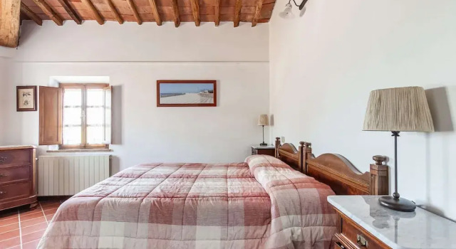 Апартаменты Scenic Farmhouse in Peccioli with Swimming Pool near Lakes