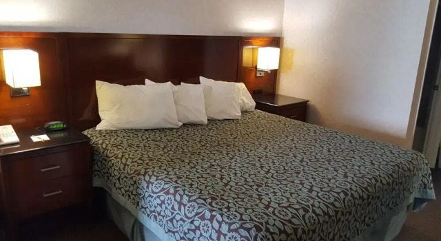 Люкс Days Inn by Wyndham Morristown