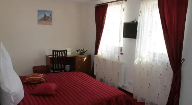 Complex Turistic Forest Ecvestru, Book Hotel Sucevita Suceava