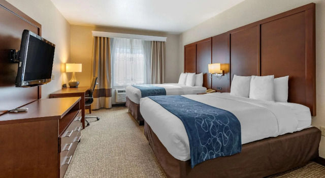 Четырёхместный люкс Citrus Suites Redlands Loma Linda Hotel